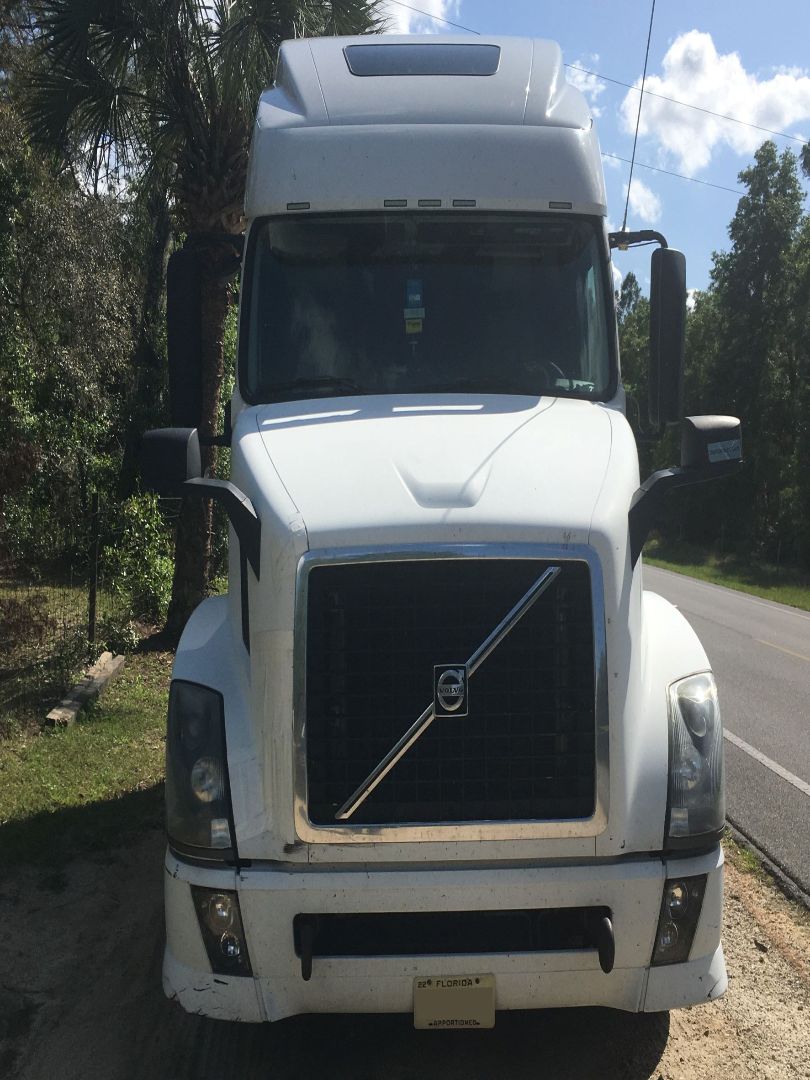 2013 VOLVO VNL 64T670 - Image 6